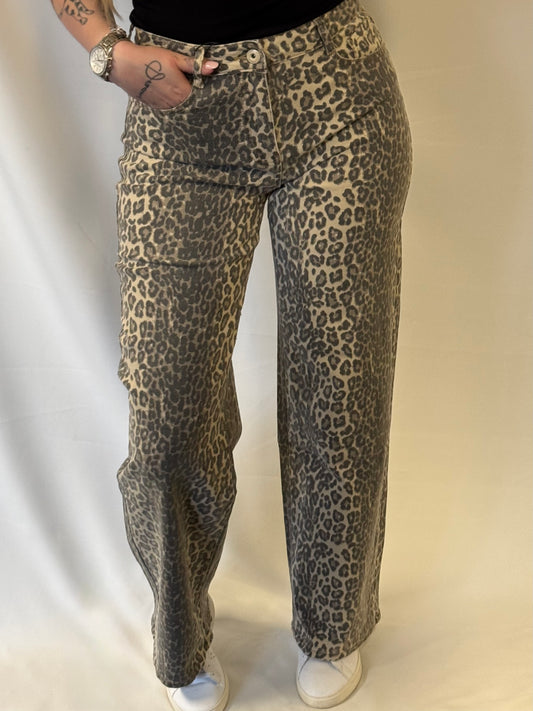 Leopard Jeans