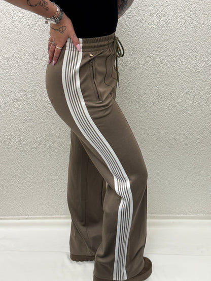 Wide Leg Jogger Beige