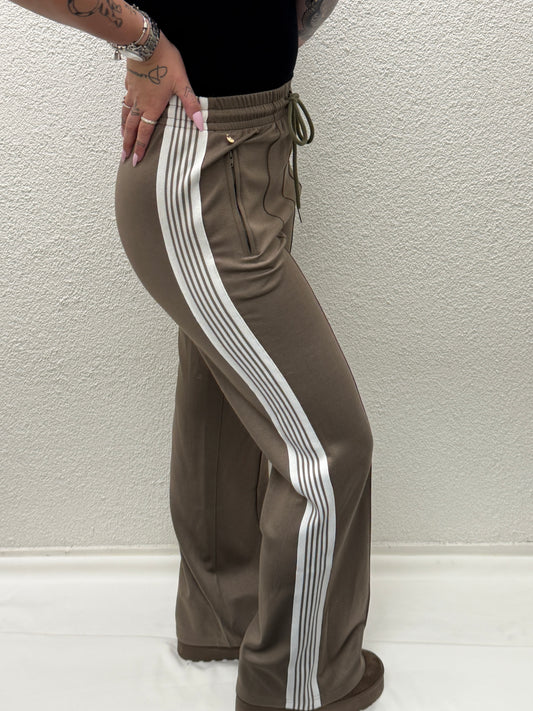Wide Leg Jogger Beige